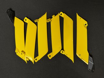 Ferrari 458 Speciale OEM Giallo Modena Fender Louvers Set